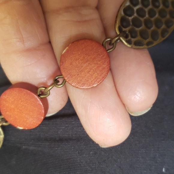 Antique Long Necklace in Bronze Metal and Reddish Brown Wooden Circles 🟤 . - Picture 5 of 13